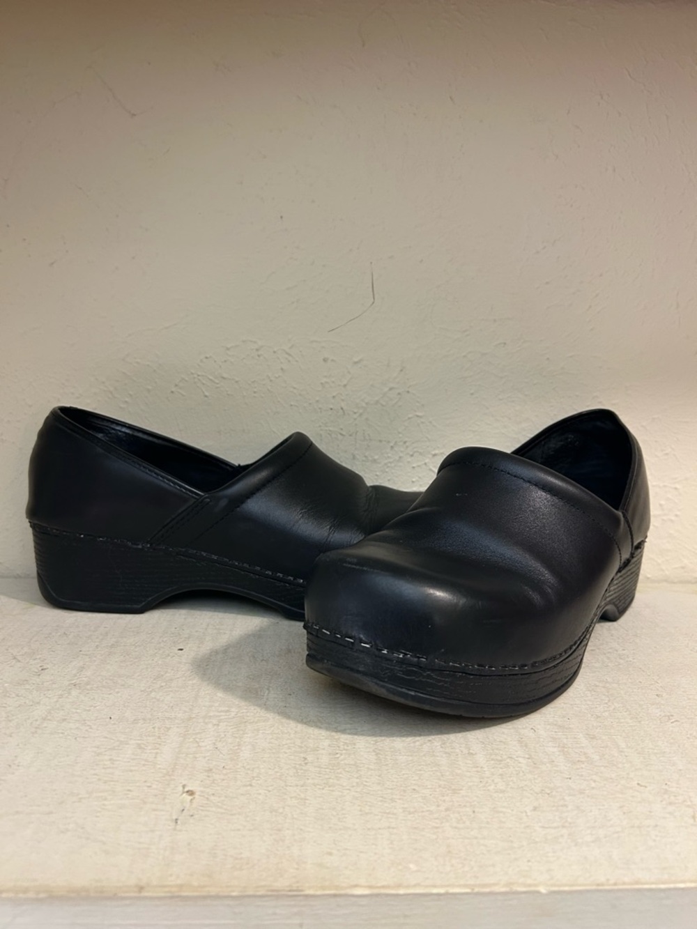 G.H. Bass & Co. Black Leather Slip-On Clog - Picture 5 of 15